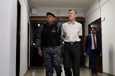 El sacerdote italiano Horacio Corbacho ingresa a la audiencia en el Tribunal Penal Colegiado Nº2 de Mendoza (Argentina), que lo condenó a 45 años de prisión. 
