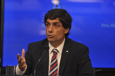 Hernán Lacunza no cuenta la carga de intereses de la deuda para evaluar el déficit fiscal.
