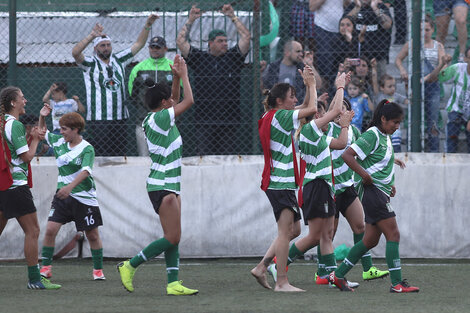 Fútbol Femenino: un festejo clásico opacado