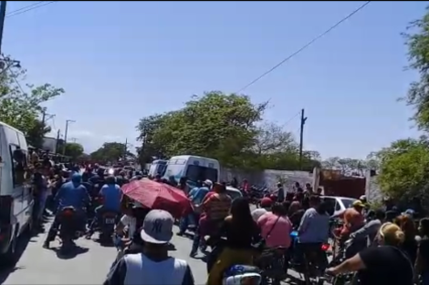 El pueblo acompañó el sepelio de cuatro trabajadores del Ingenio La Esperanza 