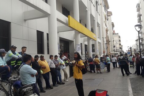 Protesta por el pase a planta permanente en Correo Argentino