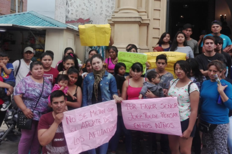 Protesta del gerente y afiliados de la obra social del fósforo 