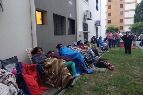 Docentes acampan por las titularizaciones 