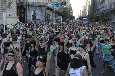 Marcha feminista a la chilena