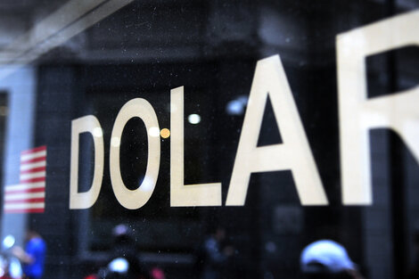 El dólar oficial subió un centavo, pero cayeron fuerte el contado con liquidación y el paralelo.