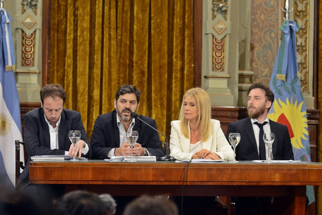 El anuncio del proyecto de Ley de Emergencia bonaerense.