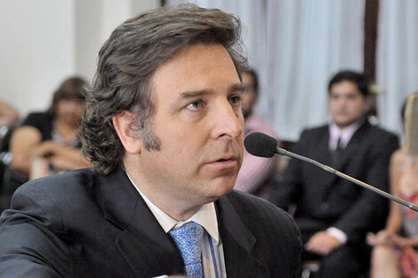 Piden sanciones para un diputado por hostigar a mujeres 