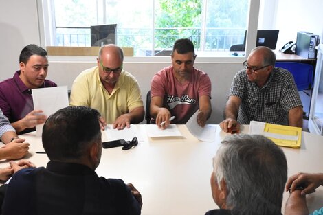 Directivos de Vassalli y representantes de la UOM rubricaron el convenio en la sede local del Ministerio de Trabajo.