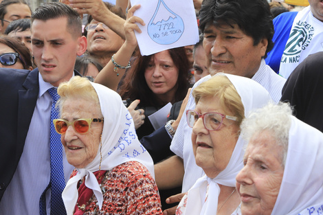 Evo Morales encabezó la ronda a la histórica pirámide.