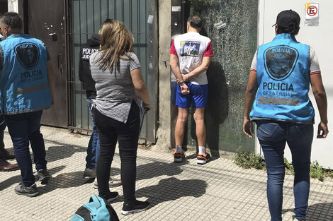 En los allanamientos a la casa, el gimnasio y la tienda de acusado fueron secuestrados materiales donde quedaron registrados los abusos.