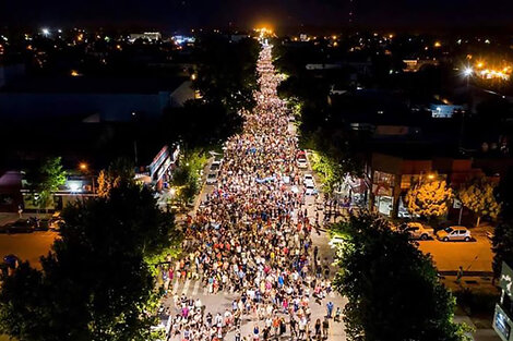 El jueves por la noche hubo de nuevo masivas protestas contra la megaminería en las principales ciudades de Mendoza.