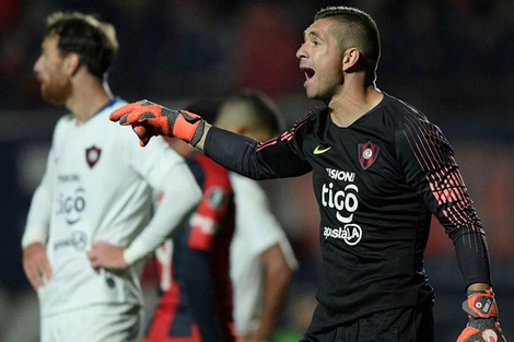 Juan Pablo Carrizo podría ser el nuevo arquero de Maradona