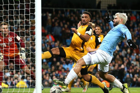 El Kun Agüero anotó su primer gol del año.