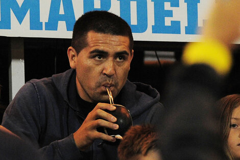 Riquelme se las ingenia para reforzar el plantel