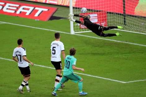 Con gol olímpico de Kroos y Modric disfrazado de Chelo Delgado