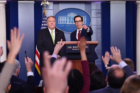 Pompeo y Mnuchin anunciando sanciones y permanencia