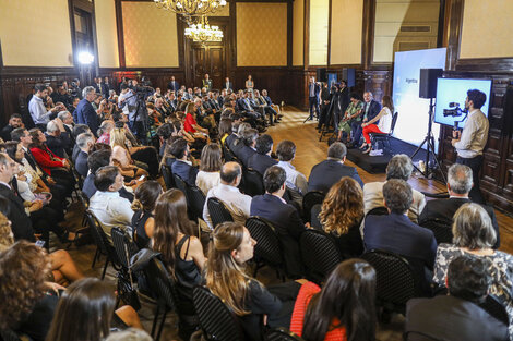 Elizabeth Gómez Alcorta, Alberto Fernández y Dora Barrancos en el Centro Cultural Néstor Kirchner.  