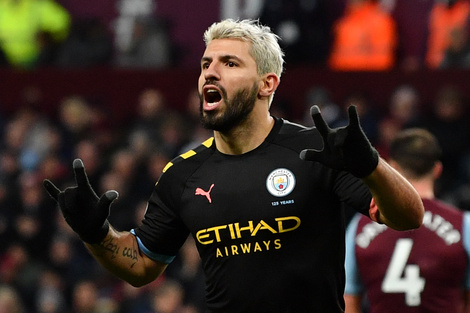 El festejo del Kun Agüero, el máximo goleador extranjero de la Premier League.