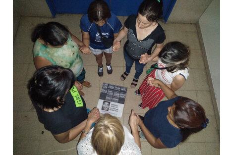 En las reuniones semanales de MAO, las mujeres hacen fuerza colectiva para potenciar estrategias y derechos.