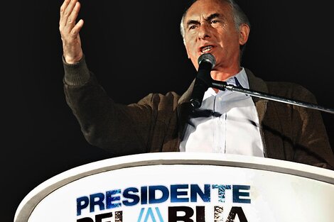 De la Rúa durante la campaña presidencial de 1999.