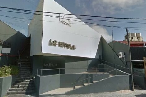 En la puerta del boliche Le Brique se produjo el linchamiento.