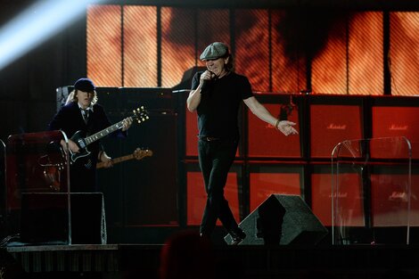 Angus Young y Brian Johnson, pilares de AC/DC. 
