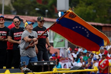 Maradona durante un cierre de campaña electoral de Maduro en 2018.