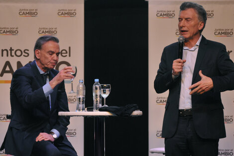 Miguel Angel Pichetto y Mauricio Macri compartieron escenario.