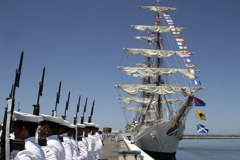 La Fragata Libertad regresó a Mar del Plata 