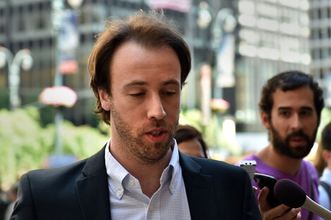 El ministro Pablo López negocia con los bonistas. 