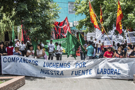 Sigue el reclamo de los trabajadores desvinculados de Alliance One