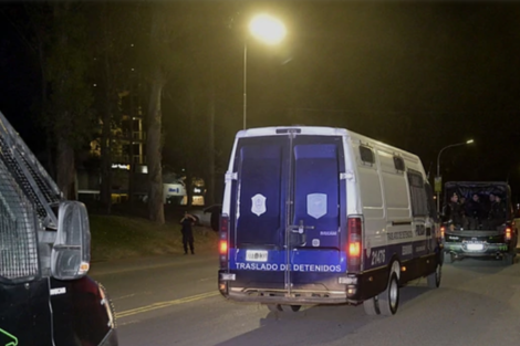 Los rugbiers acusados del crimen de Villa Gesell llegaron al penal de Dolores a las 5.30.