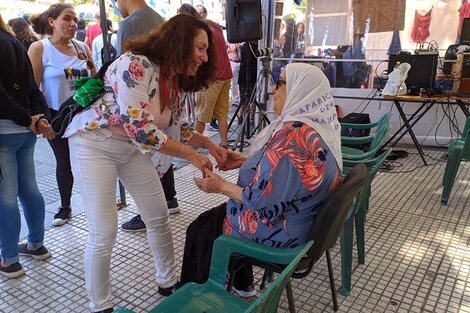 Cristina Caamaño participó de la marcha de las Madres en Plaza de Mayo