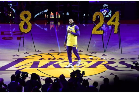 LeBron pronunció un emotivo discurso antes del partido ante los Blazers.