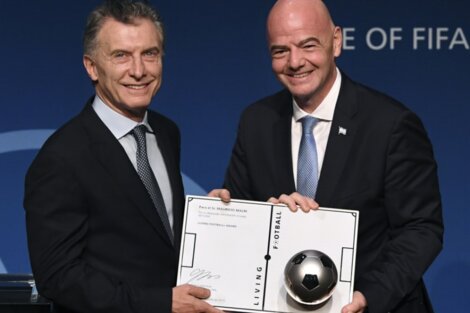 Mauricio Macri y Gianni Infantino. 
