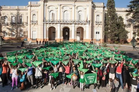 Preparativos para el día de Acción Verde por el derecho al aborto