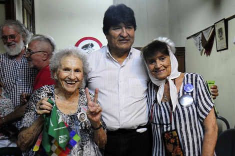 Lita Boitano, Evo Morales y Taty Almeida. 