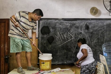 La reconversión de los planes sociales: arreglar escuelas para ganar derechos