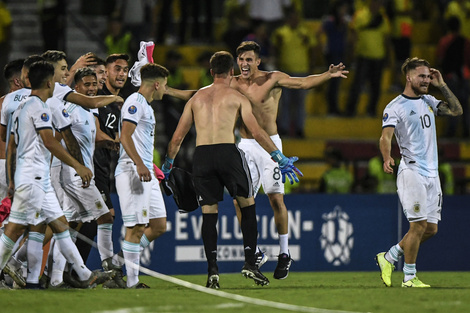 El festejo de la selección sub 23, con el título y el pasaje a Tokio asegurado.