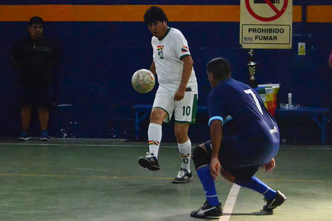 Evo en un picadito en el club Franja Brava