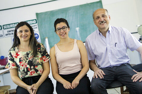La becaria postdoctoral Estefanía Massa, Aldana Gola y el director del equipo Sergio Ghersevich.