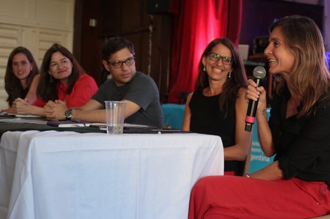 El gobernador Axel Kicillof; la ministra de Desarrollo Comunitario, Fernanda Raverta; y Estela Díaz, titular del ministerio de Mujeres, Políticas de Género y Diversidad Sexual bonaerense, acompañaron a Gómez Alcorta.