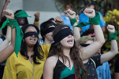 Aborto: el colectivo chileno Las Tesis y otro pañuelazo verde