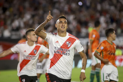 River venció a Banfield y sigue solo en la punta de la Superliga