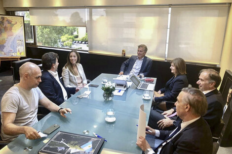 El ex presidente Mauricio Macri con la mesa nacional del PRO.