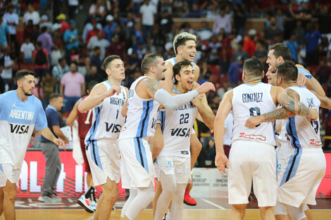 Remontada y festejo de Argentina en Caracas