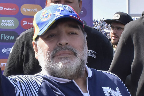 Maradona respaldó a Lionel Messi