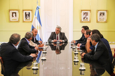 Poco después del anuncio de la paritaria nacional docente, el presidente Alberto Fernández recibió a los dirigentes sindicales de los maestros.