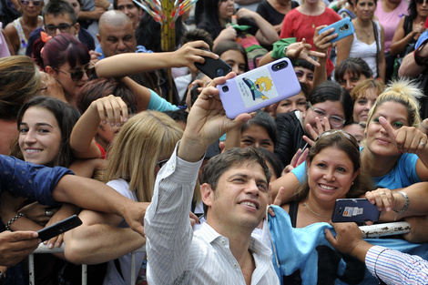 Kicillof en La Plata por el 8M: "Queremos que entren hasta en el último poro del Estado"