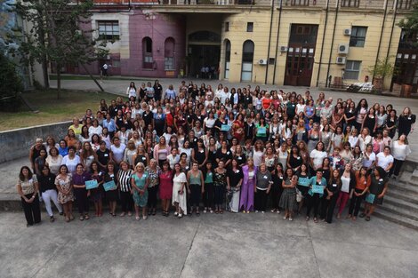 Las mujeres recorrieron el Patio Cívico y se tomaron una imagen para "exorcizar lo vivido entre estas paredes".